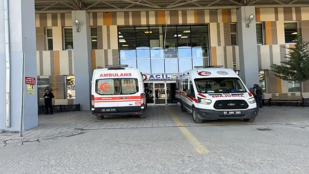Van'da 5 öğrenci zehirlenme şüphesiyle hastaneye kaldırıldı
