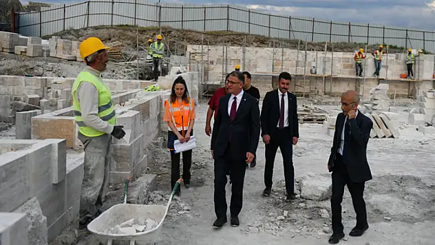 Van'da 750 yıllık camide restorasyon çalışmaları sürüyor