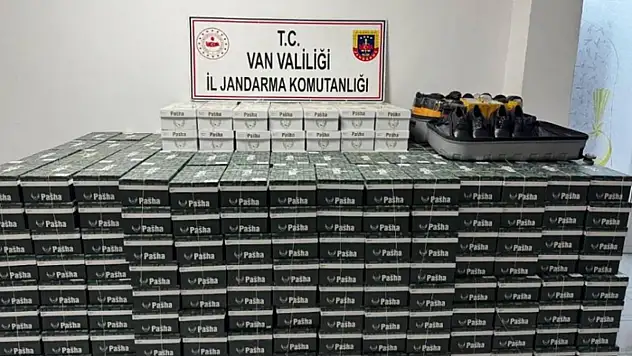 Van'da 799 çift kaçak ayakkabı ele geçirildi