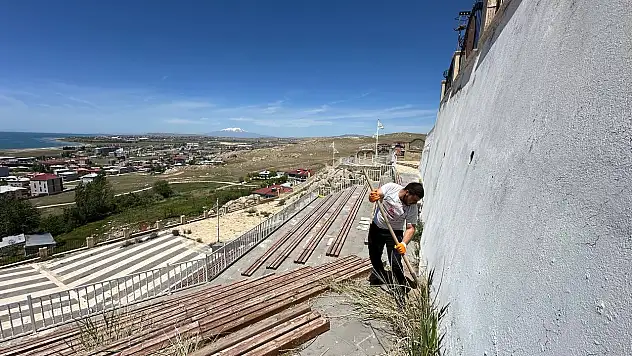 Van'da açık amfi yenileniyor