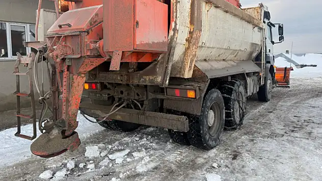 Van'da ana arterlerde tuzlama çalışması