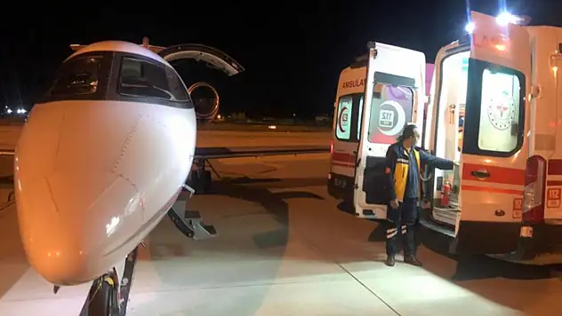 Van'da bebek hastalar ambulans uçakla İstanbul'a sevk edildi
