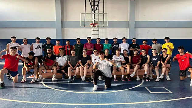 Van'da BESYO kursuyla 40 öğrenci üniversiteli oldu