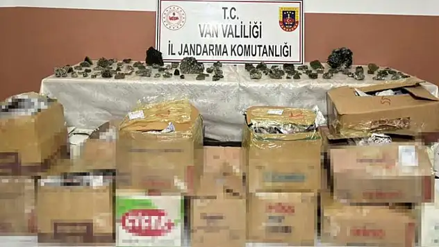 Van'da bin 410 adet epidotlu kuvars taşı ele geçirildi