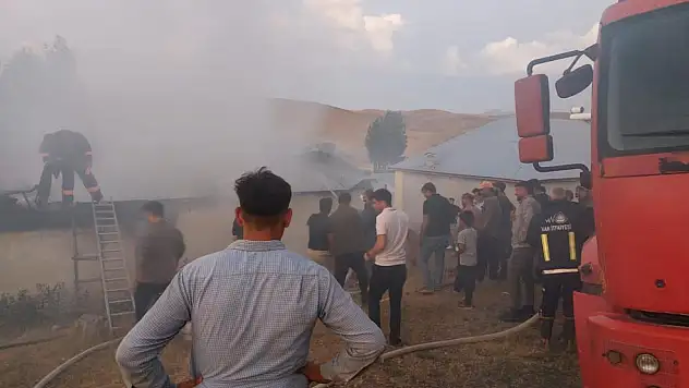 Van'da bir evde yangın çıktı
