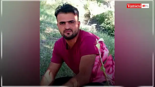 Van'da bir genç iş yerinin önündeki araçta ölü bulundu