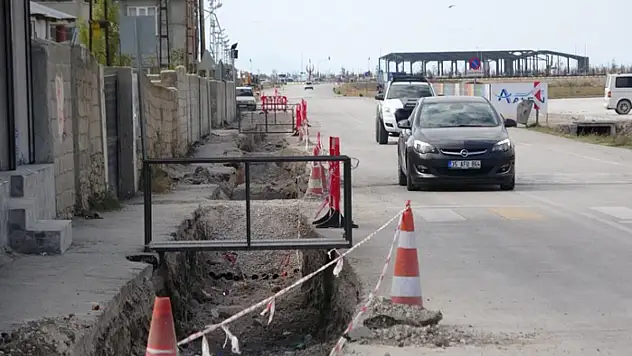 Van'da bozulan yollar iki aydır onarılmayı bekliyor