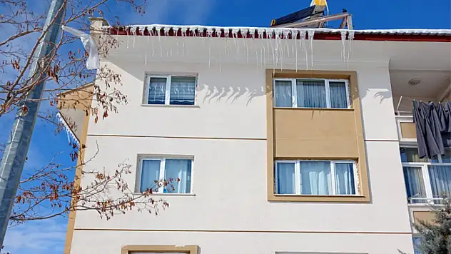 Van'da buz kütleleri tehlike oluşturuyor