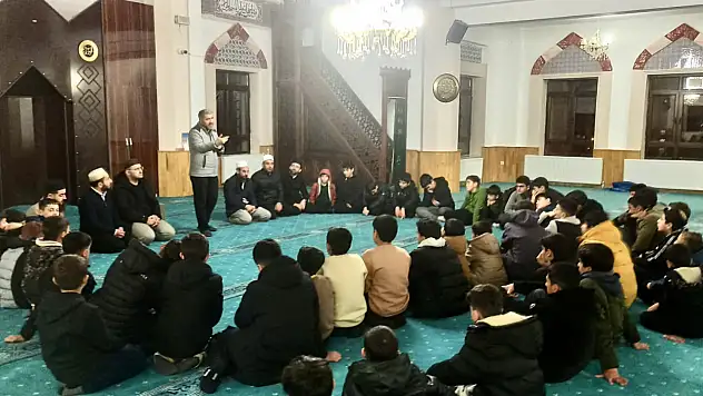 Van'da camii gençlik buluşmaları yapıldı