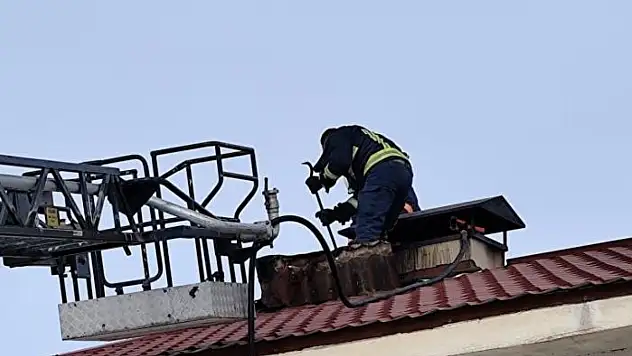 Van'da çatı yangını korkuttu