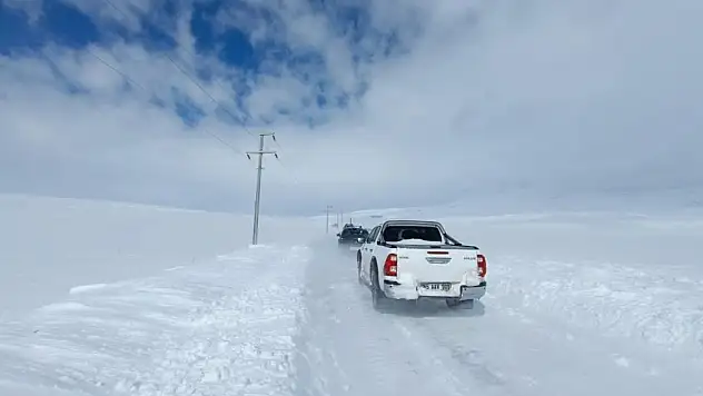 Van'da çığ düştü! Ekipler bölgeye ulaşmaya çalışıyor...