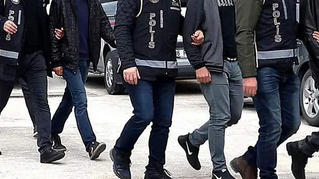 Van'da değişik suçlardan 19 kişi tutuklandı