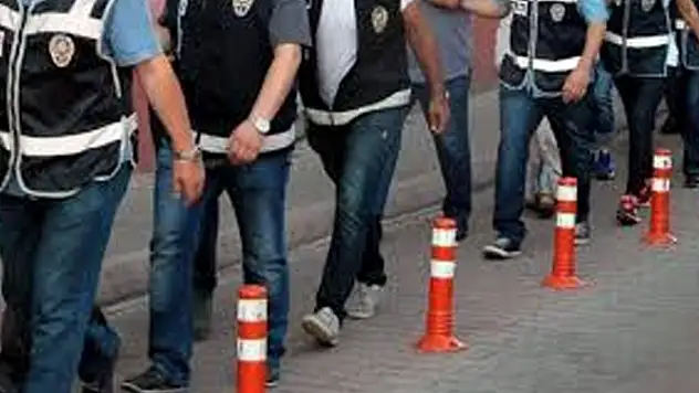 Van'da değişik suçlardan 9 kişi tutuklandı