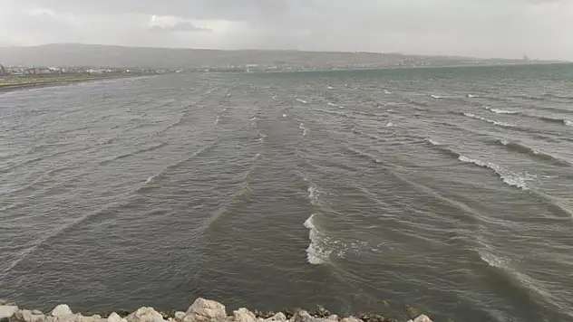 Van'da dolu ve sağanak etkili oldu