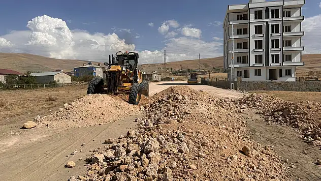 Van'da dört mahallede yol ve altyapı hamlesi