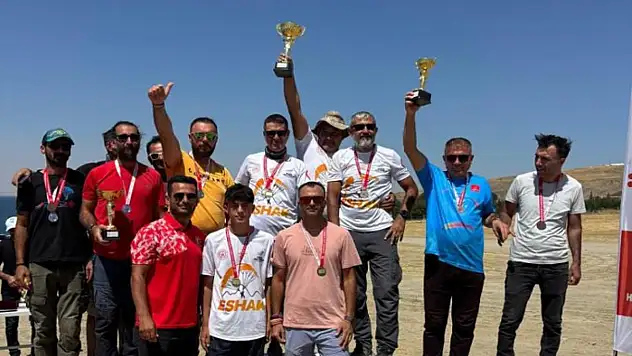 Van'da düzenlenen Yamaç paraşütüne Elazığ damgası