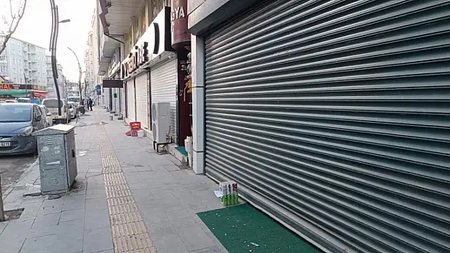 Van'da elektrik kesintisi esnafı mağdur etti