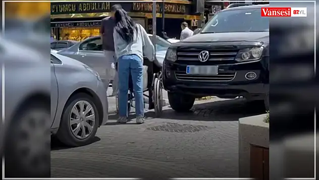 Van'da engelli yollarını kapatan araçlar sorun oluşturmaya devam ediyor