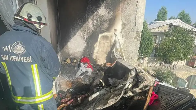 Van'da ev yangını