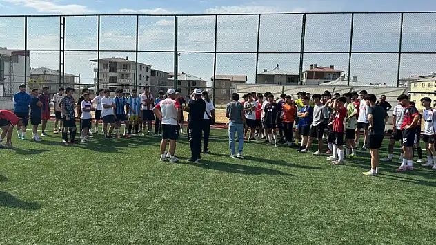 Van'da futbolcu seçmelerine yoğun ilgi