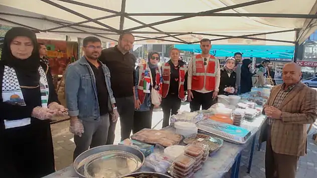Van'da Gazze için anlamlı kermes düzenlendi
