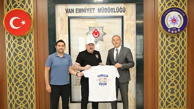 Van'da Gençlik ve Spor Festivali bisiklet turu düzenleniyor