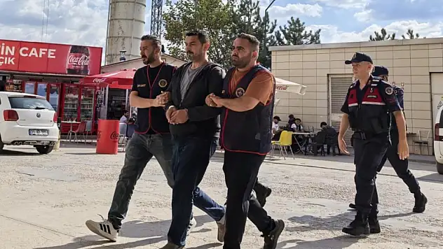 Van'da görev yapan FETÖ firarisi yakalandı