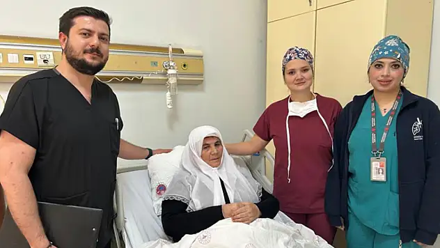 Van'da hastanın göğüs kafesi açılmadan akciğerin yarısı çıkarıldı