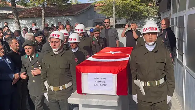 Van'da hayatını kaybeden Uzman Çavuş toprağa verildi