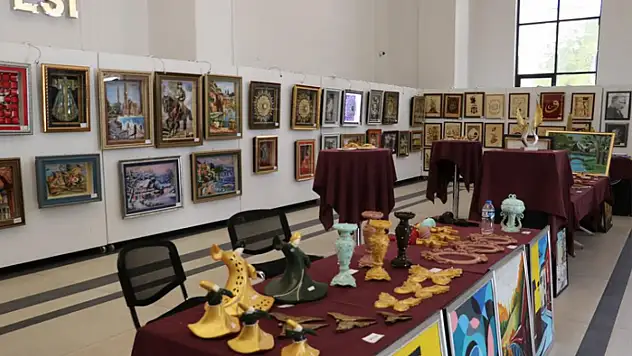 Van'da hükümlü ve tutuklulardan sergi