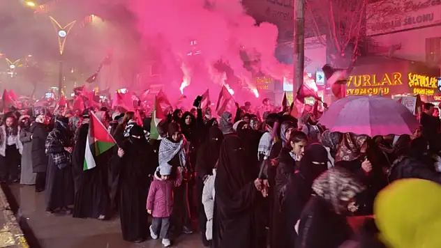 Van'da İsrail'in Gazze'ye yönelik saldırıları protesto edildi
