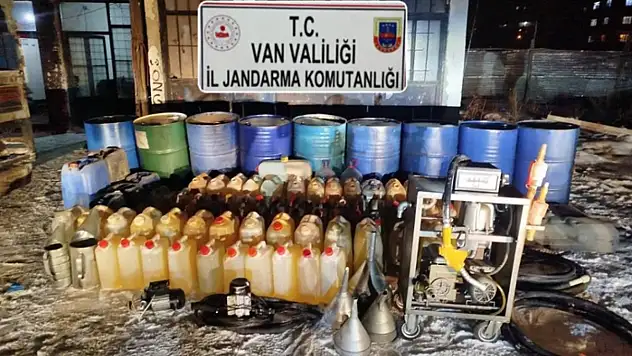 Van'da kaçak akaryakıt ve sentetik hap ele geçirildi