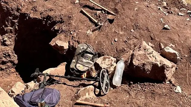 Van'da kaçak kazı yapan 2 kişiye adli işlem yapıldı