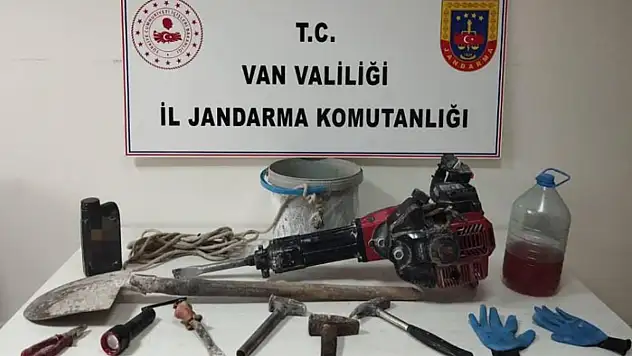 Van'da kaçak kazı yapan 4 kişiye adli işlem yapıldı