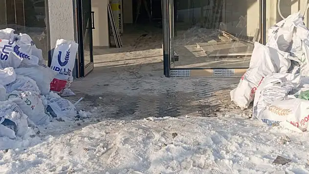 Van'da kaçak moloza geçit yok: 15 kamyon atık kaldırıldı