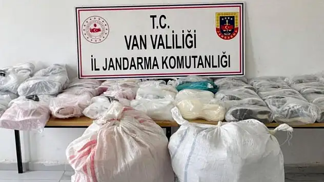 Van'da kaçak sigara ele geçirildi