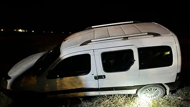 Van'da kamyonet takla attı