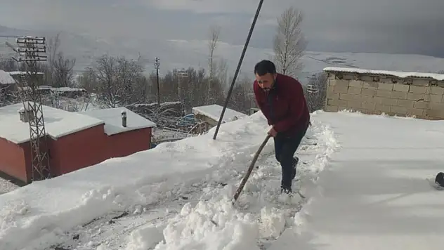 Van'da kar yağışı: Yüksek kesimlerde zorlu şartlar