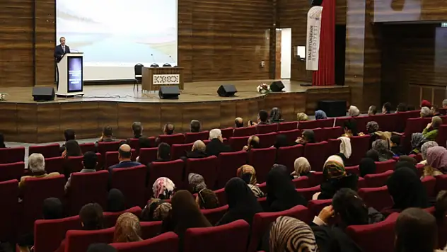 Van'da Kronik Hastalıklar ve Hasta Yakınları Kongresi yoğun katılımla gerçekleştirildi