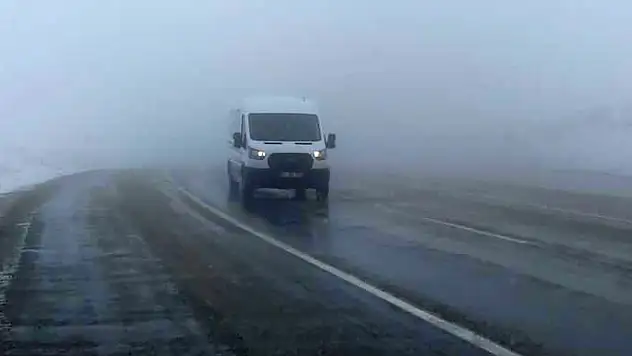 Van'da Kurubaş ve Güzeldere Geçidi'nde sis etkili oldu