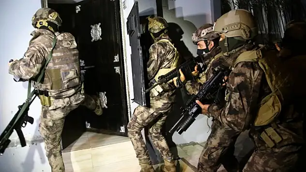 Van'da Mahzen-12 operasyonu