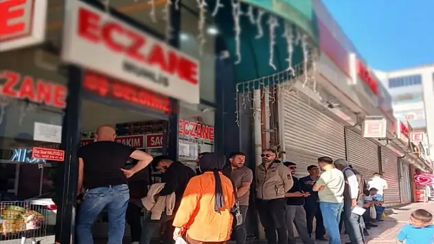 Van'da nöbetçi eczanelerde uzun kuyruklar