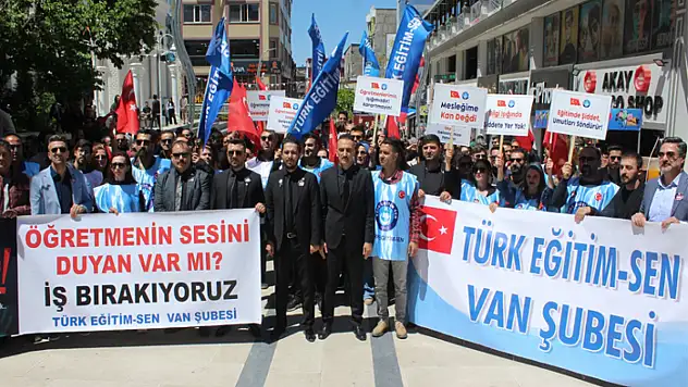 Van'da öğretmenler şiddete dur dedi