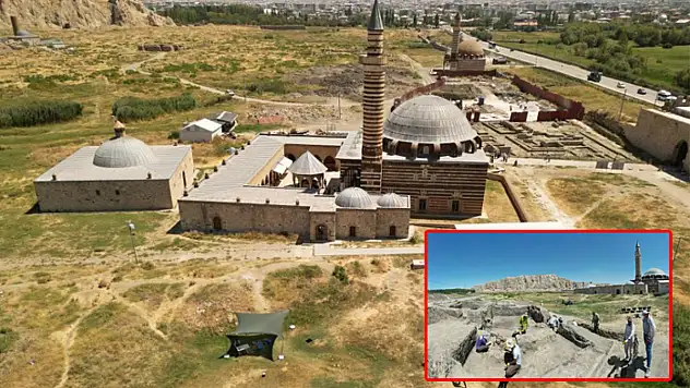 Van'da Osmanlı'ya ait kışla gün yüzüne çıkarılıyor
