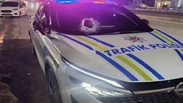 Van'da polis araçlarının taşlanmasına büyük tepki