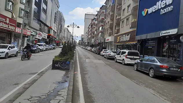 Van'da Ramazan ayında cadde ve sokaklar sessizliğe büründü
