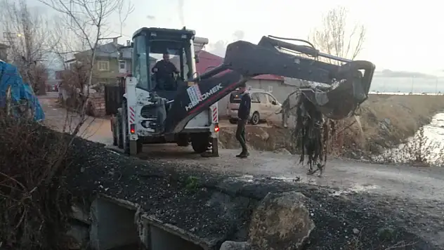Van'da sağanak yağış sonrası önlemler alındı