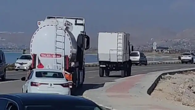 Van'da sahil yolu çökme tehlikesiyle karşı karşıya