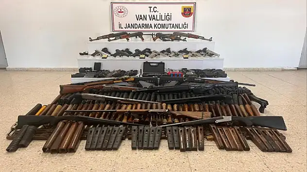 Van'da silah ve mühimmat ele geçirildi