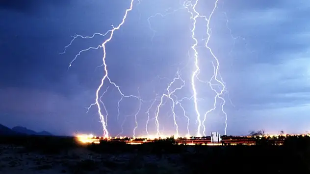 Van'da yıldırım düşmesi can aldı
